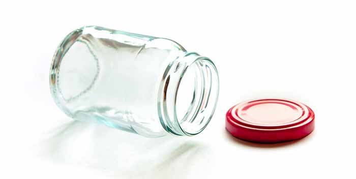 Sterilizzare bottiglie e barattoli per le conserve
